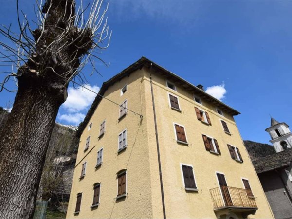 casa indipendente in vendita a Campodolcino in zona Fraciscio