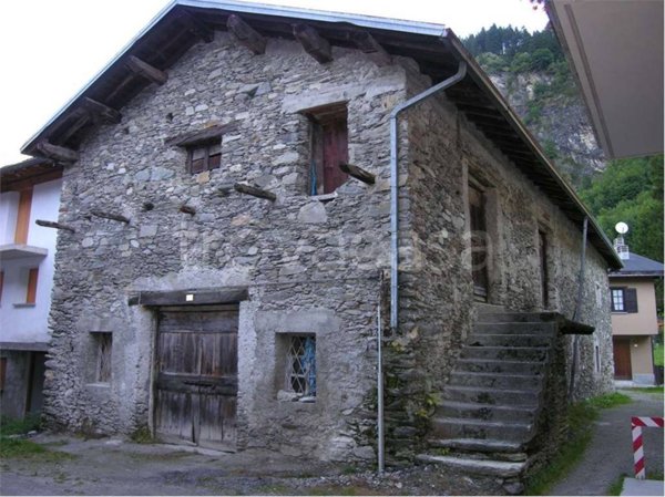 appartamento in vendita a Campodolcino in zona Corti