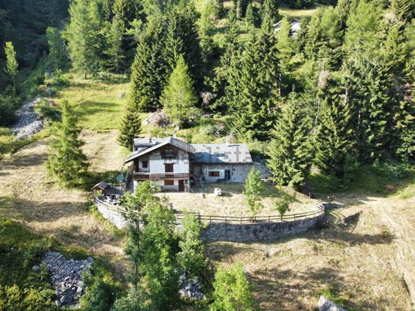casa indipendente in vendita a Campodolcino in zona Fraciscio