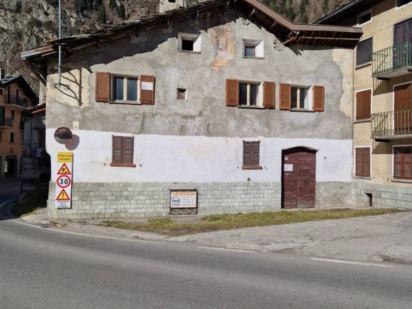 casa indipendente in vendita a Campodolcino in zona Corti