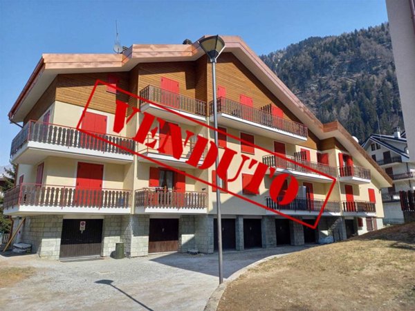 appartamento in vendita a Campodolcino in zona Corti