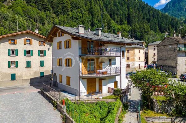 appartamento in vendita a Campodolcino in zona Corti