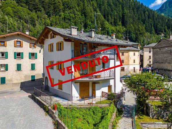 appartamento in vendita a Campodolcino in zona Corti