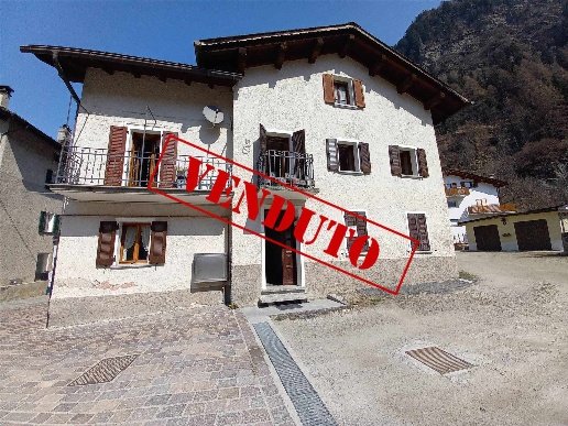 appartamento in vendita a Campodolcino in zona Corti