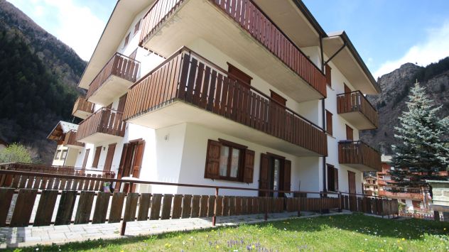 appartamento in vendita a Campodolcino in zona Corti