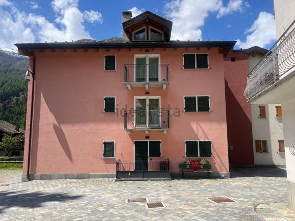 appartamento in vendita a Campodolcino in zona Acero