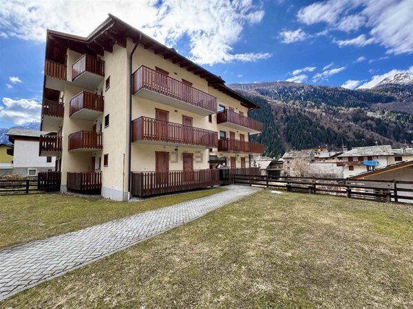 appartamento in vendita a Campodolcino in zona Corti