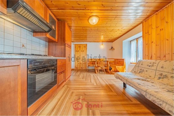 appartamento in vendita a Campodolcino in zona Prestone