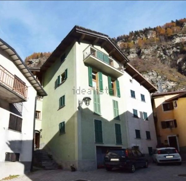 appartamento in vendita a Campodolcino in zona Prestone