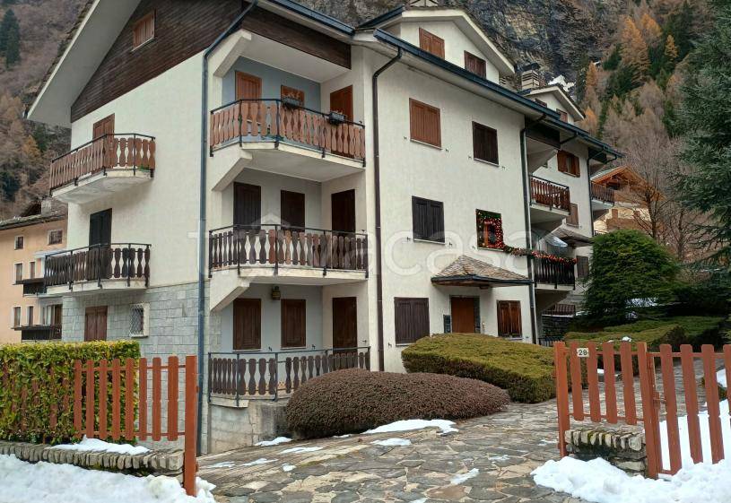 appartamento in vendita a Campodolcino in zona Corti