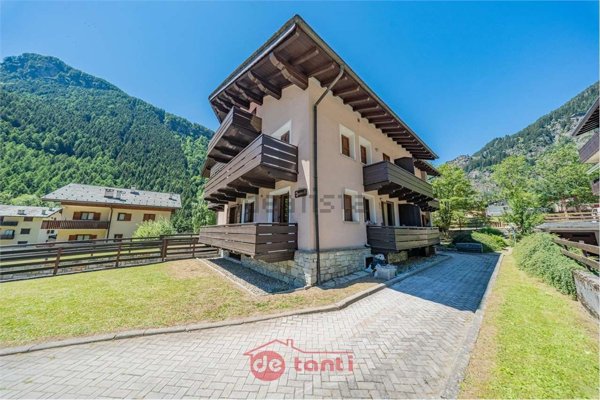 appartamento in vendita a Campodolcino in zona Pietra