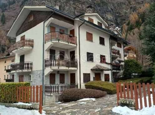 appartamento in vendita a Campodolcino in zona Corti