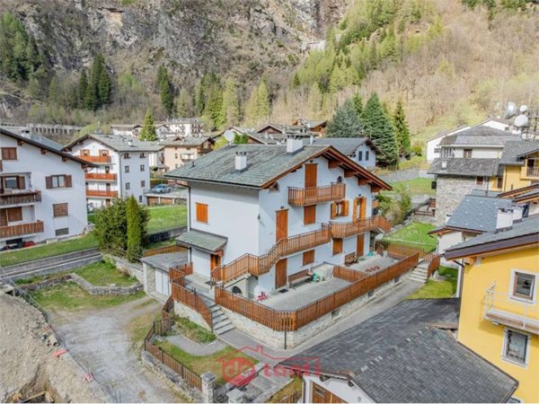 appartamento in vendita a Campodolcino in zona Corti