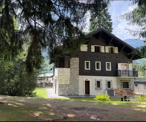 casa indipendente in vendita a Campodolcino in zona Acero