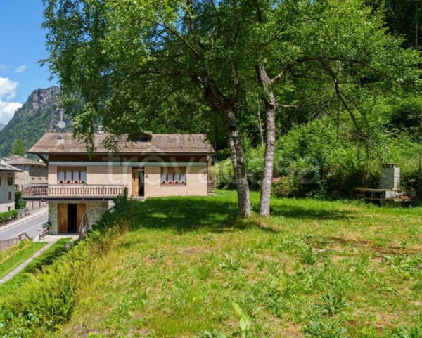 casa indipendente in vendita a Campodolcino in zona Motta