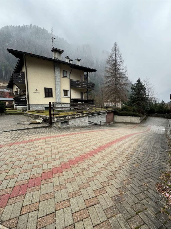 locale di sgombero in vendita a Campodolcino