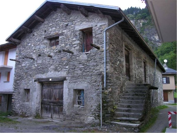 casa indipendente in vendita a Campodolcino in zona Corti
