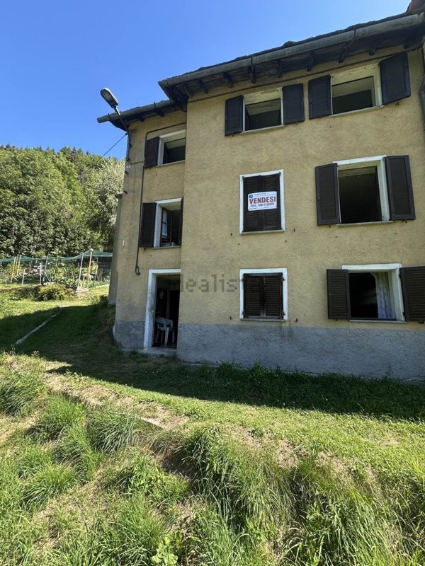 casa indipendente in vendita a Campodolcino in zona Fraciscio