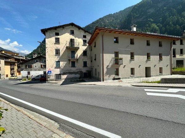 casa indipendente in vendita a Campodolcino in zona Corti