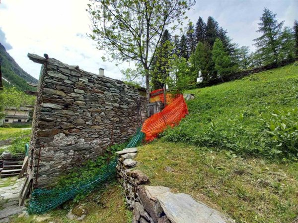 casa indipendente in vendita a Campodolcino in zona Fraciscio