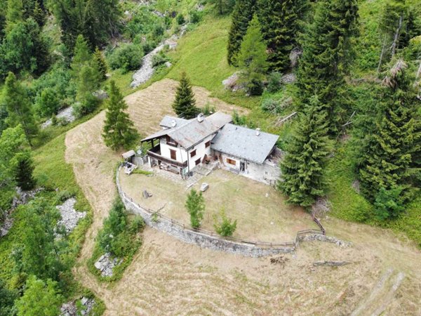 casa indipendente in vendita a Campodolcino in zona Fraciscio