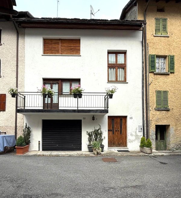 casa indipendente in vendita a Campodolcino in zona Motta
