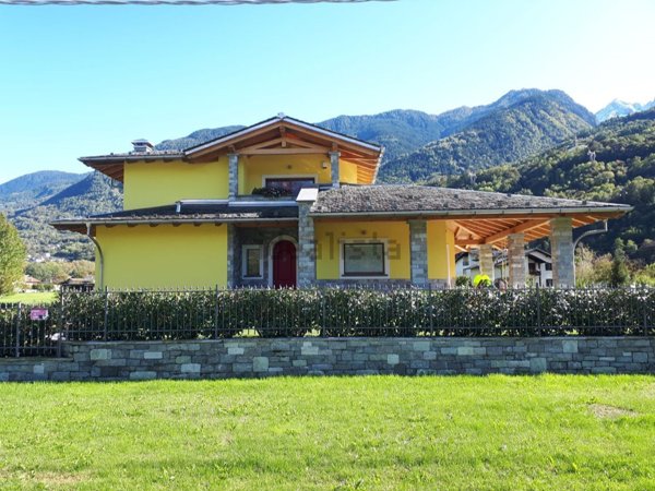 casa indipendente in vendita a Castello dell'Acqua