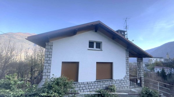 casa indipendente in vendita a Castello dell'Acqua