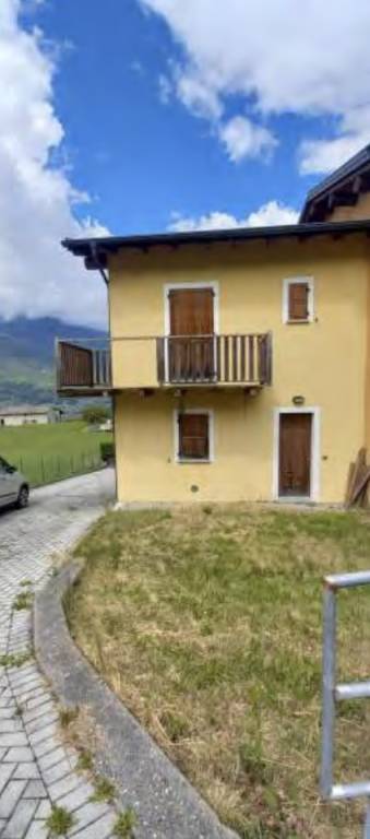 casa indipendente in vendita a Castello dell'Acqua