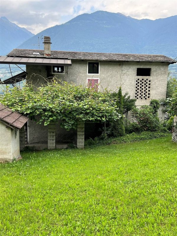 casa indipendente in vendita a Castello dell'Acqua