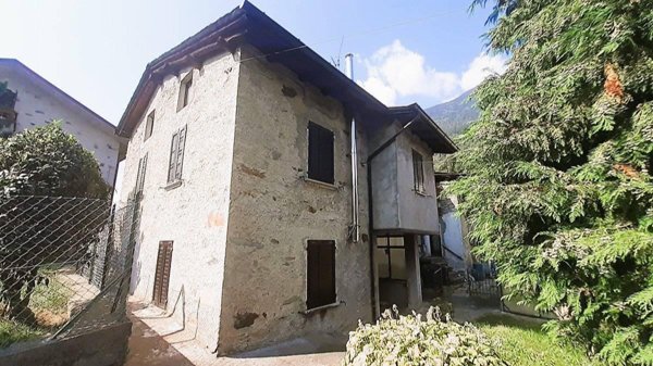 casa indipendente in vendita a Castione Andevenno