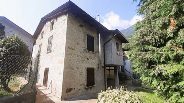 casa indipendente in vendita a Castione Andevenno