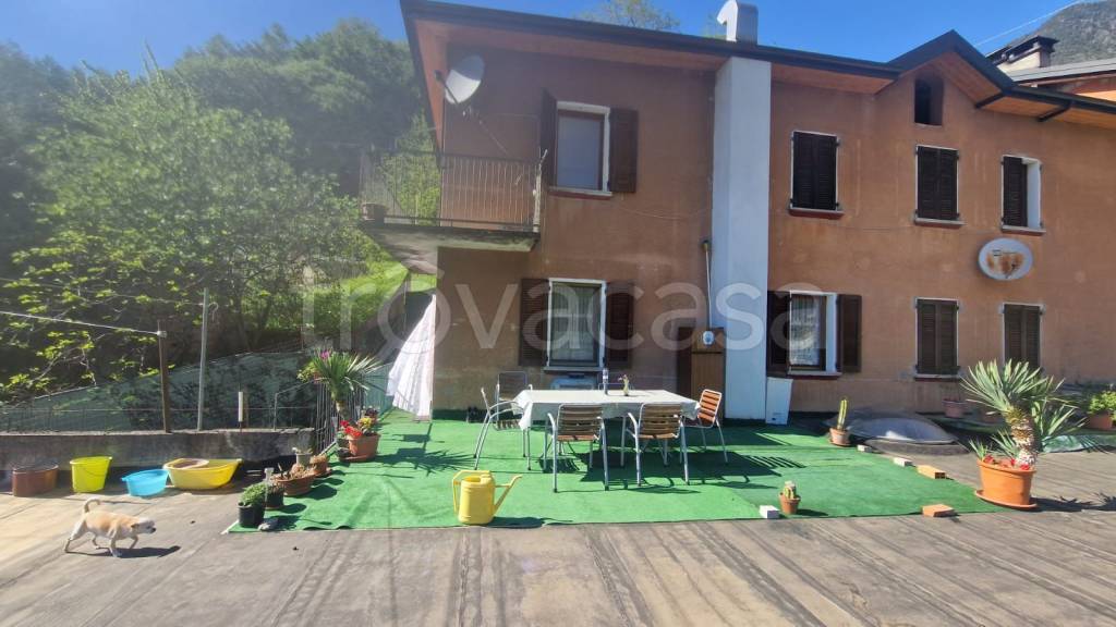appartamento in vendita a Castione Andevenno in zona Vendolo