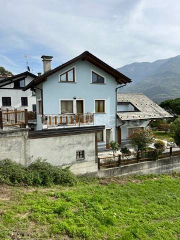 casa indipendente in vendita a Castione Andevenno