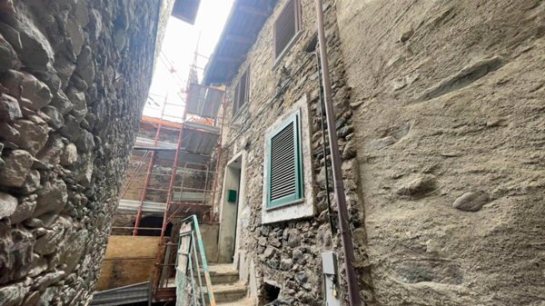 casa indipendente in vendita a Castione Andevenno