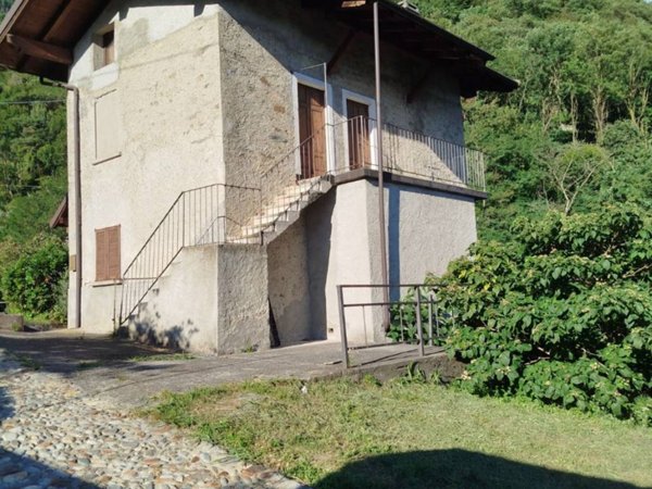 casa indipendente in vendita a Castione Andevenno