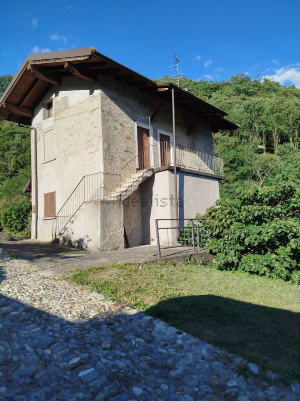 casa indipendente in vendita a Castione Andevenno