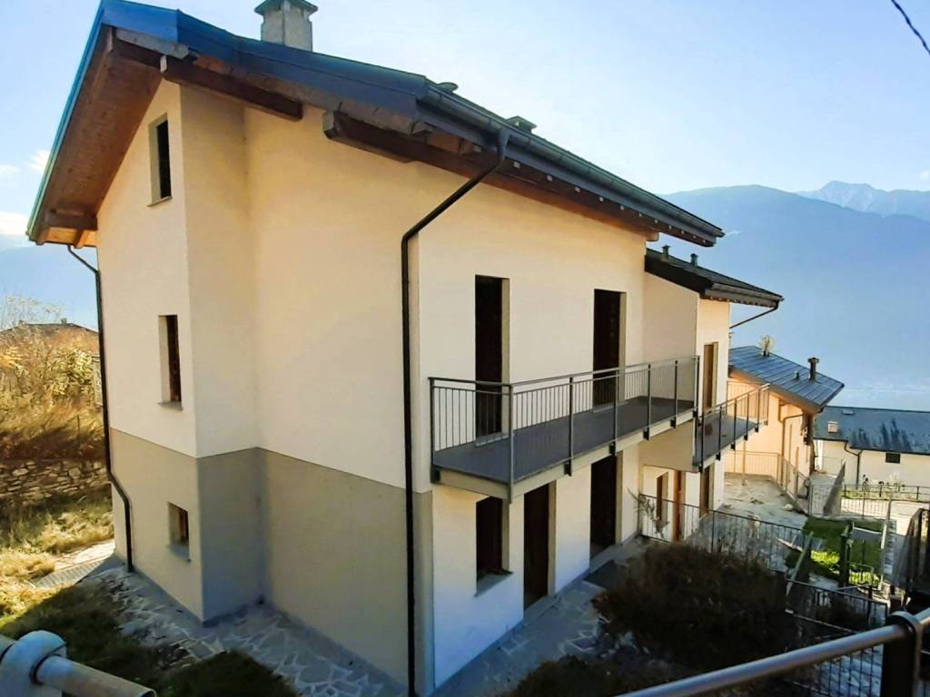 casa indipendente in vendita a Castione Andevenno