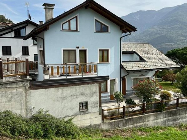 casa indipendente in vendita a Castione Andevenno