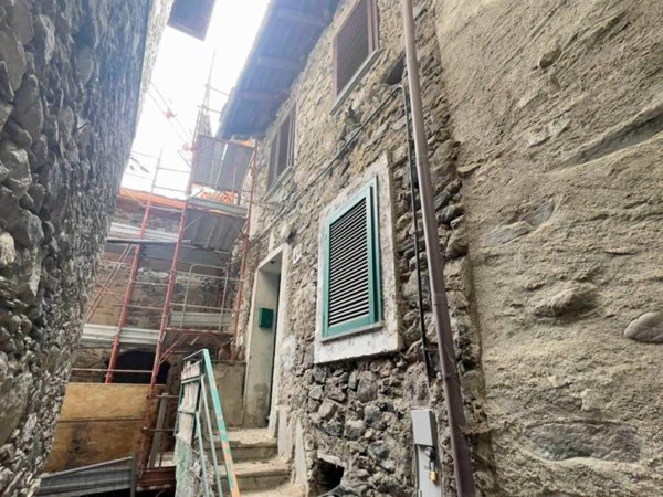 casa indipendente in vendita a Castione Andevenno