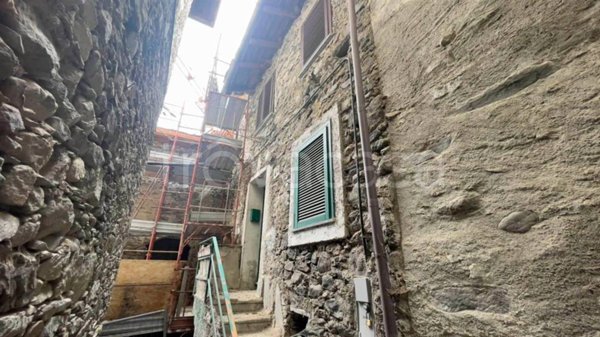 casa indipendente in vendita a Castione Andevenno