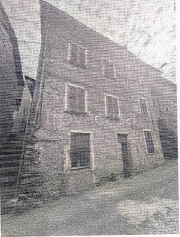 appartamento in vendita a Castione Andevenno in zona Moroni