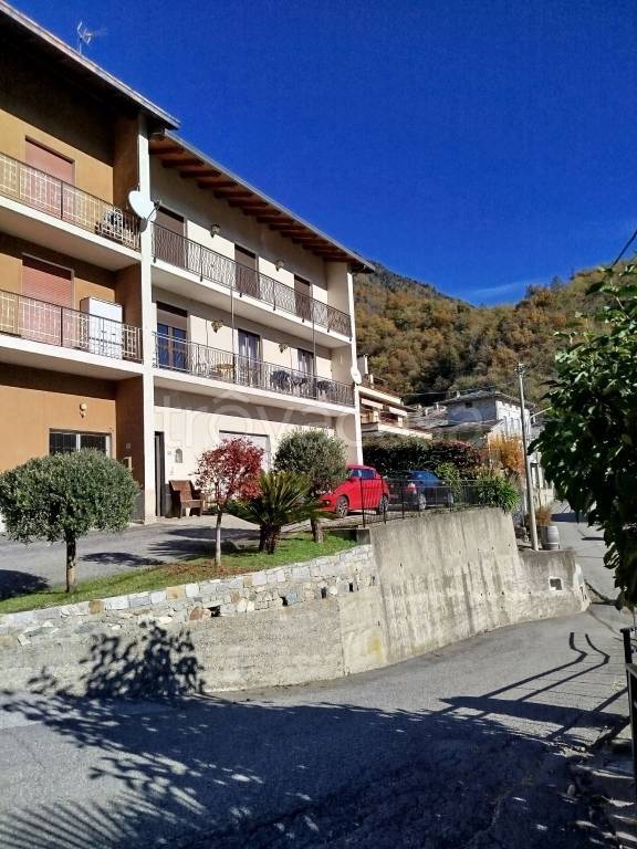 appartamento in vendita a Castione Andevenno in zona Vendolo