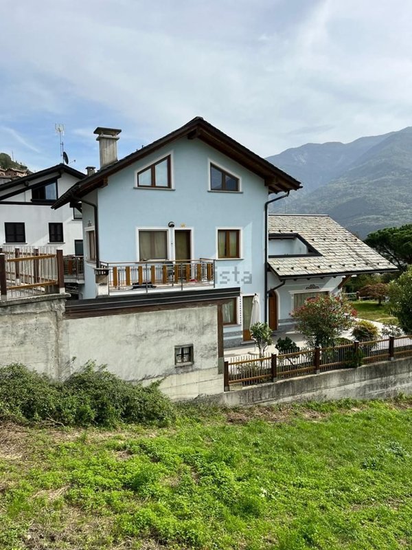 casa indipendente in vendita a Castione Andevenno