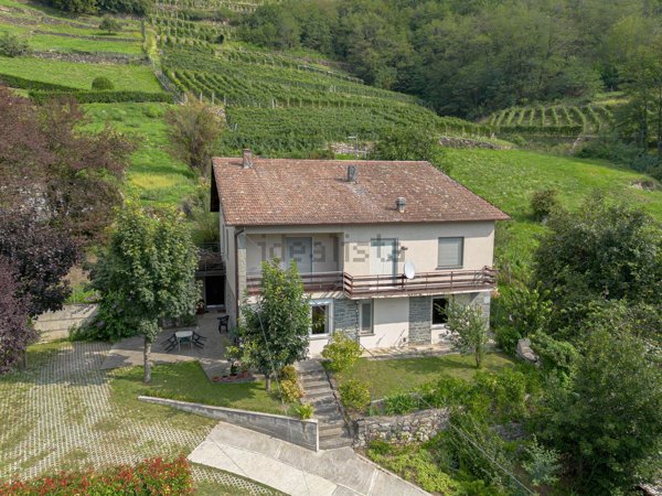 casa indipendente in vendita a Castione Andevenno in zona Canovi
