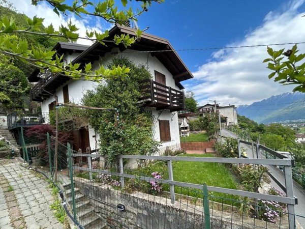 casa indipendente in vendita a Cercino in zona Belenasco