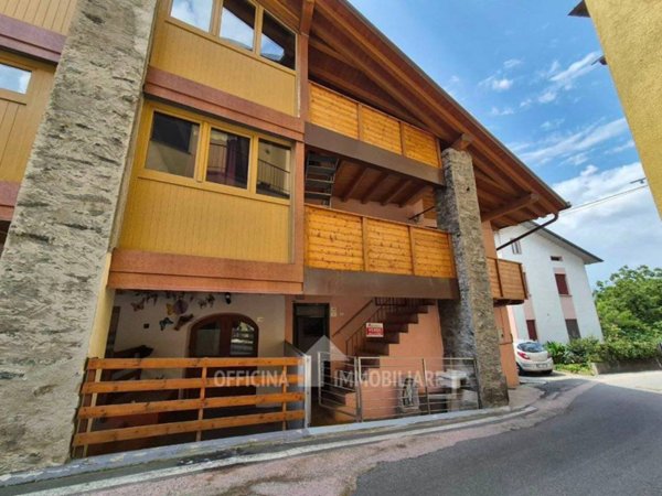 casa indipendente in vendita a Cercino in zona Piussogno