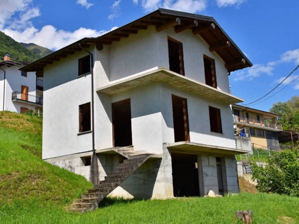 casa indipendente in vendita a Cercino