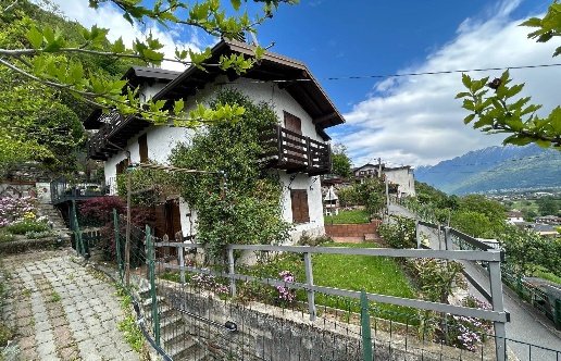 casa indipendente in vendita a Cercino