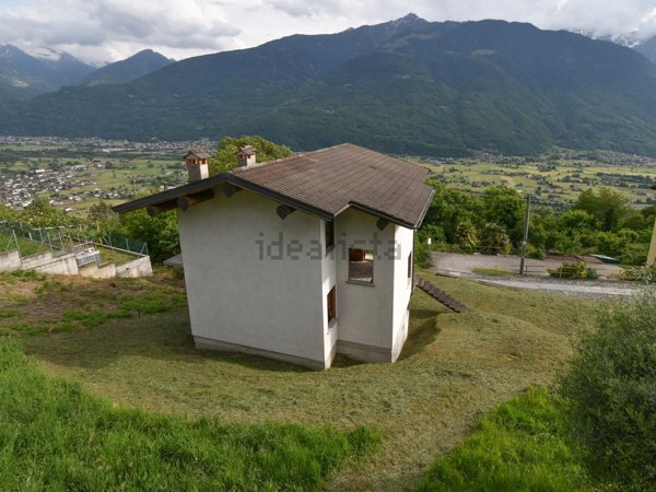 casa indipendente in vendita a Cercino